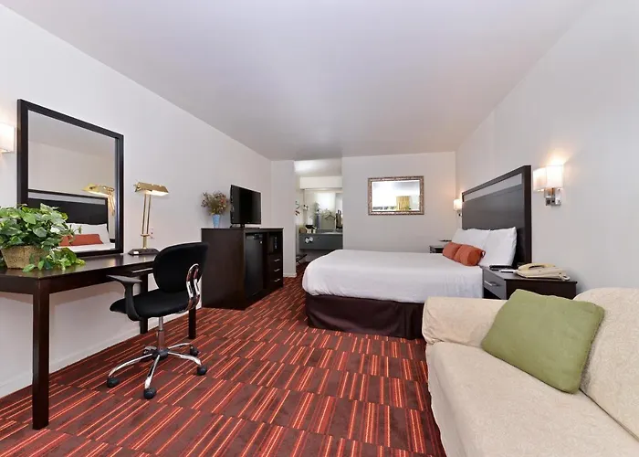 Windemere & Conference Center Hotel 3*