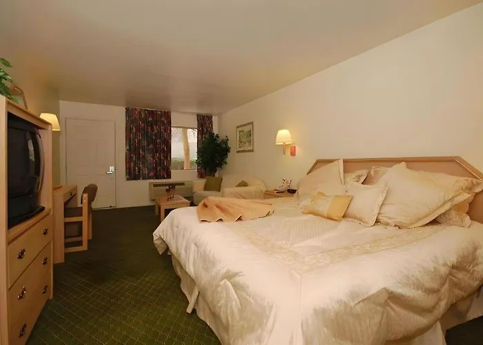 Windemere & Conference Center Hotel