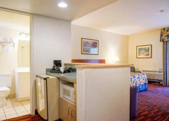 Hotel Windemere & Conference Center 3*
